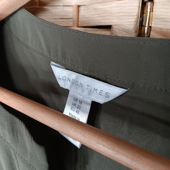 London Times Rayon Wide-leg V-neck Jumpsuit - Textured Belt - Olive NWT - Picture 7 of 9